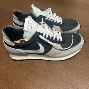 Nike Daybreak Type SE Black Grey White Fog Size US 9.5.